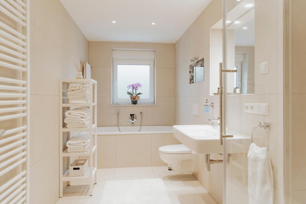 BlumenRaum - Ferienwohnung In Karlsruhe Buitenkant foto